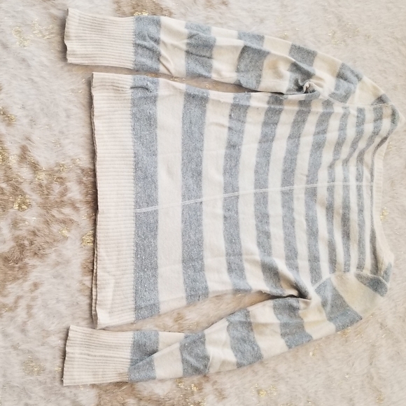 Mossimo Gray and Cream Sweater - Picture 7 of 8